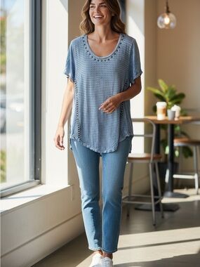 Light Blue Eyelet Scoop Neck Top | Large